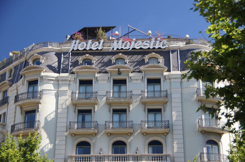 Hotel Majestic Barcelona — grand early 20th-century facade on Passeig de Gracia