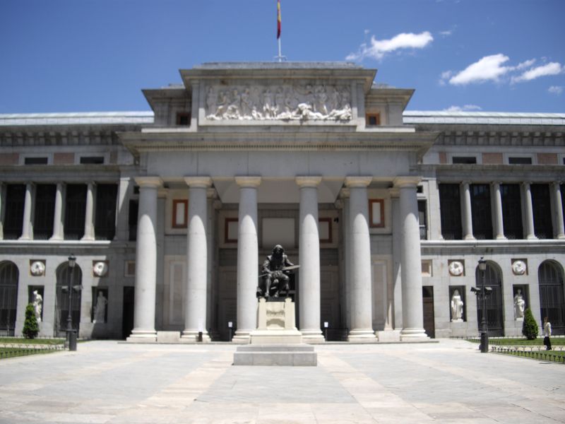 Museo Nacional del Prado — neoclassical front facade